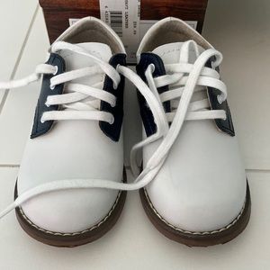 Kids navy saddle shoes